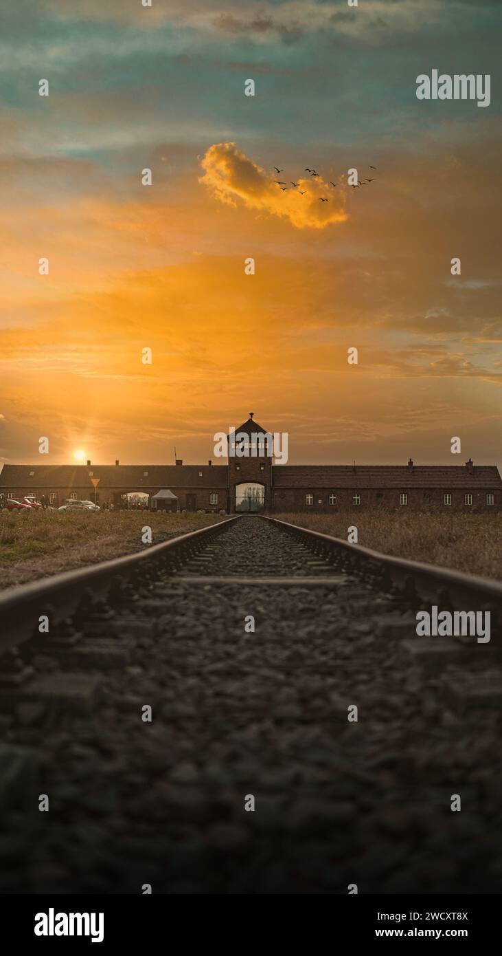 Ingresso alle ferrovie del campo di Auschwitz Foto Stock