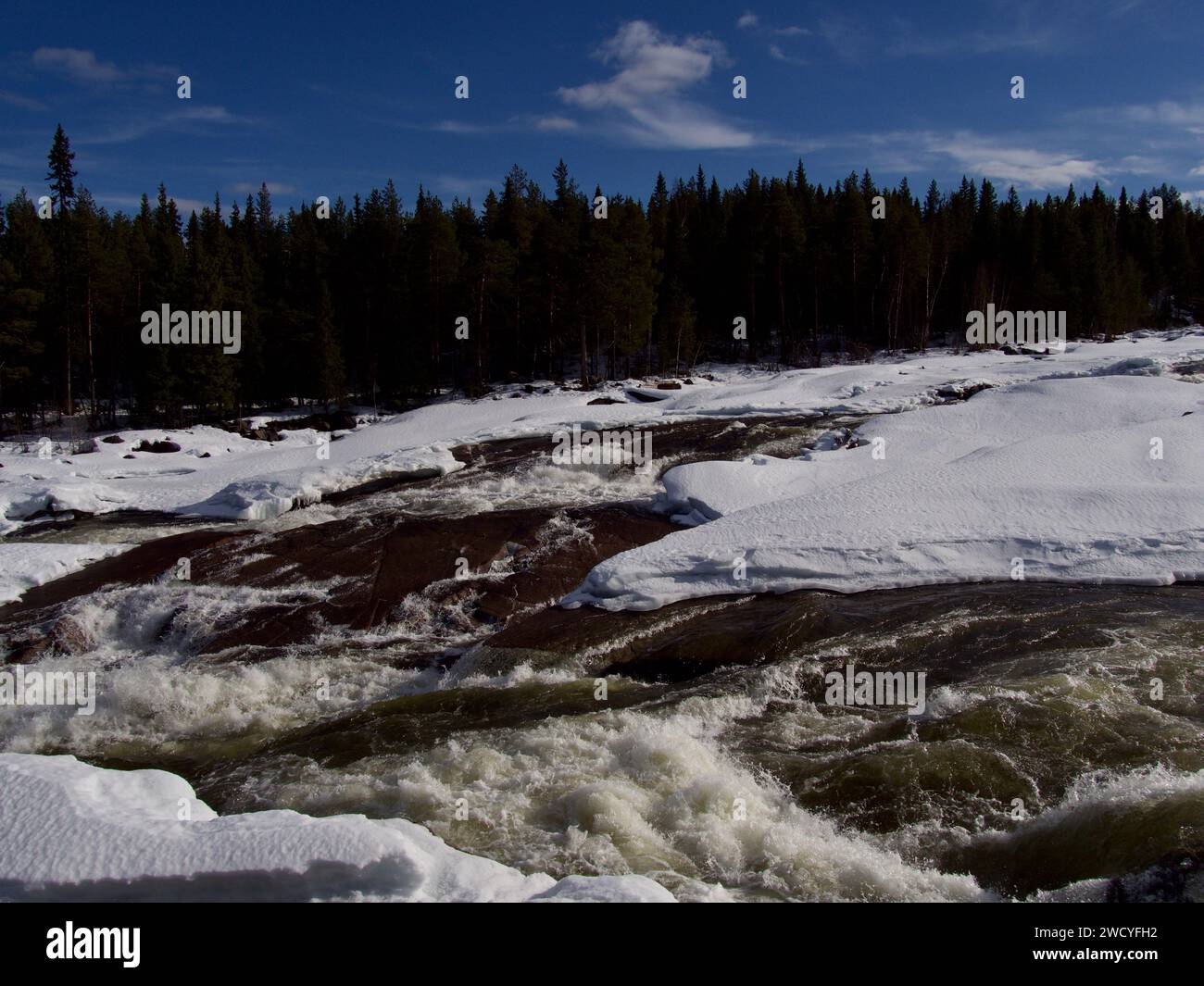 Visitare la Lapponia, la cascata più grande nel Nord della Svezia Foto Stock
