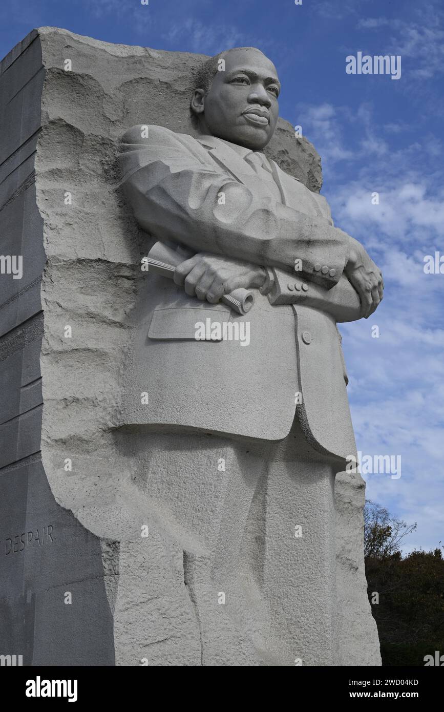 Potente rappresentazione del Dr. Martin Luther King Jr., scolpito in granito da lei Yixin situato a West Potomac Park, Washington DC Foto Stock