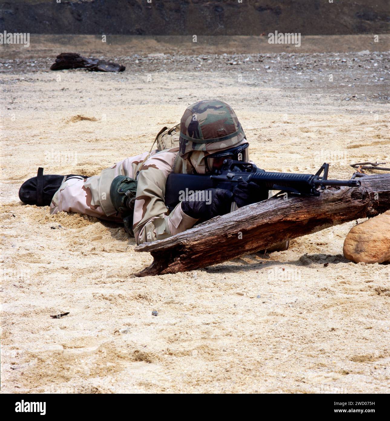 Soldato in addestramento sparando fucile automatico; esercito degli Stati Uniti; Guardia nazionale della Pennsylvania; Fort Indiantown Gap; Pennsylvania; USA Foto Stock