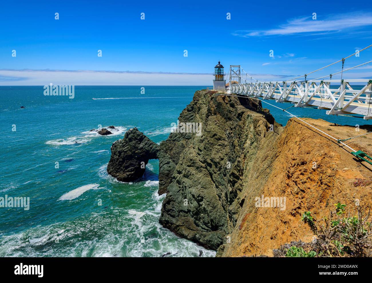 Faro di Point Bonita sulla roccia a San Francisco, California Foto Stock
