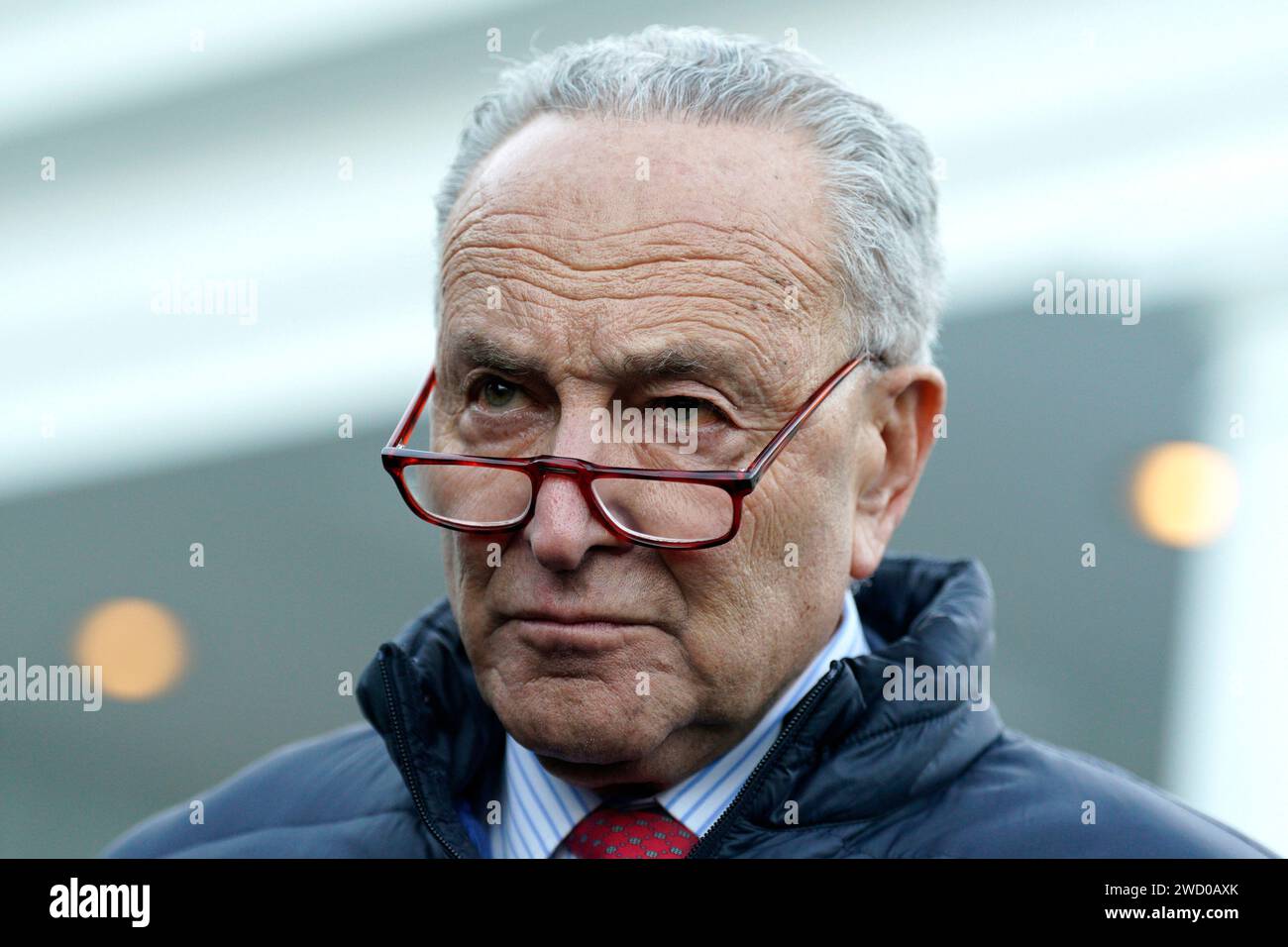 Washington, Stati Uniti. 17 gennaio 2024. Il leader della maggioranza del Senato Chuck Schumer (D-NY) parla dopo un incontro con il presidente Joe Biden e i leader del Congresso sul sostegno all'Ucraina e al confine meridionale degli Stati Uniti alla Casa Bianca di Washington mercoledì 17 gennaio 2024. Foto di Yuri Gripas/UPI Credit: UPI/Alamy Live News Foto Stock