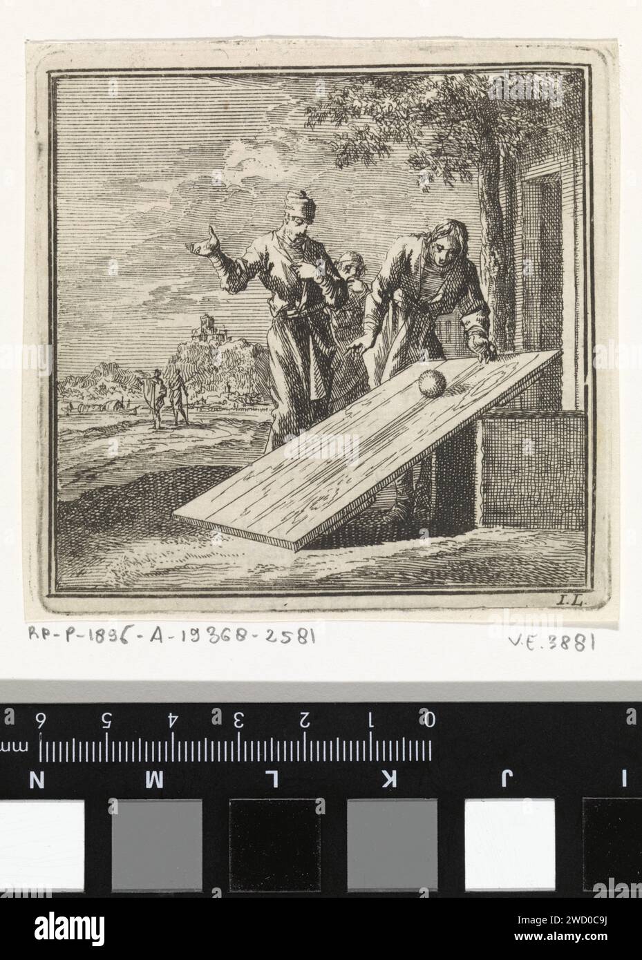 Due uomini fanno rotolare una palla su uno scaffale, Jan Luyken, 1711 stampe Amsterdam carte incise/tipografi in cui viene rotolata la palla o la ciotola. tavola, tavola  materiale da costruzione Foto Stock