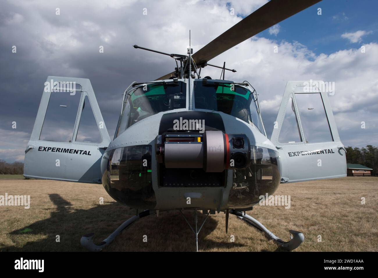 Un Huey UH-1 dotato di un sistema di trasporto aereo autonomo. Foto Stock