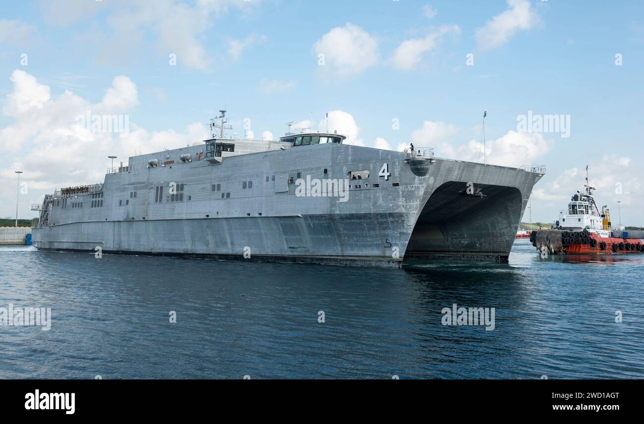 La nave da trasporto veloce USNS Fall River arriva a Hambantota, Sri Lanka. Foto Stock