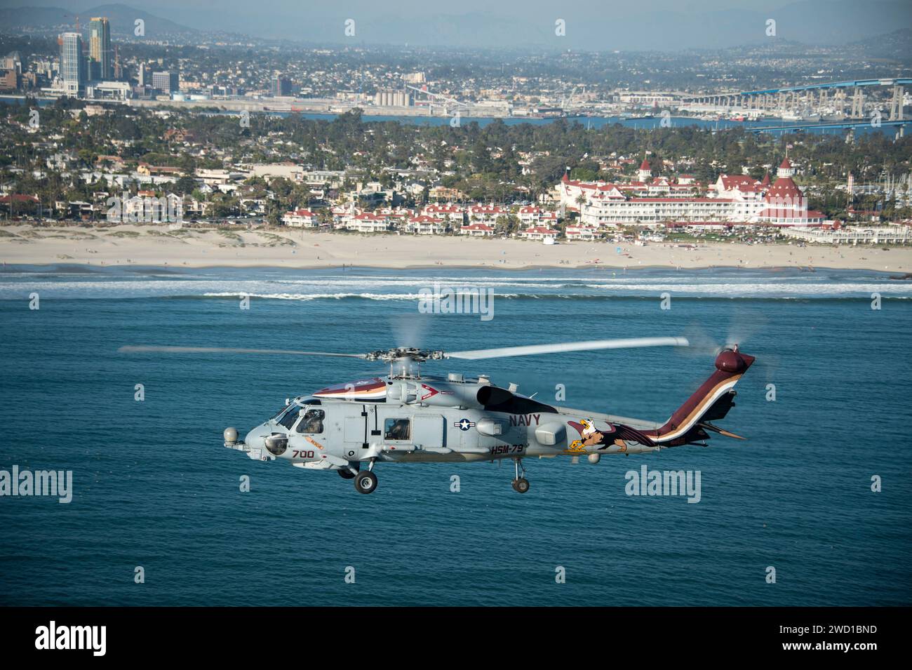 Un elicottero MH-60R Sea Hawk sopra San Diego, California. Foto Stock