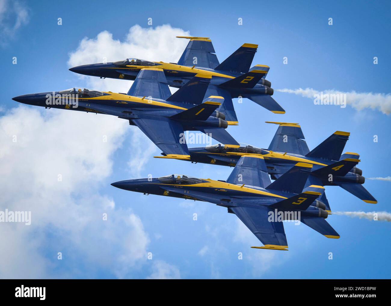 La squadra dimostrativa di volo della Marina degli Stati Uniti, i Blue Angels, vola in formazione. Foto Stock