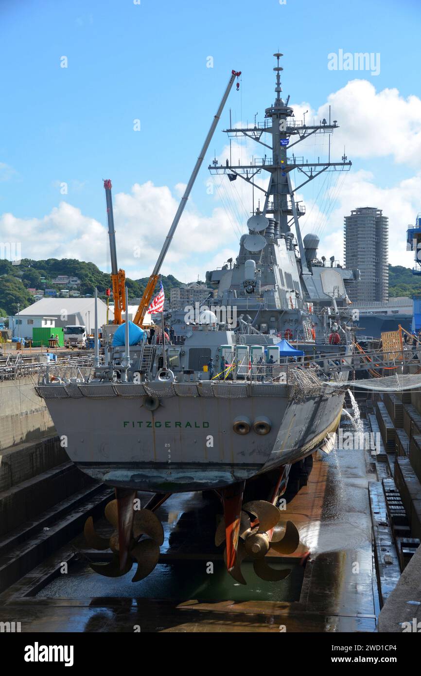 Cacciatorpediniere guidato USS Fitzgerald, Yokosuka, Giappone. Foto Stock