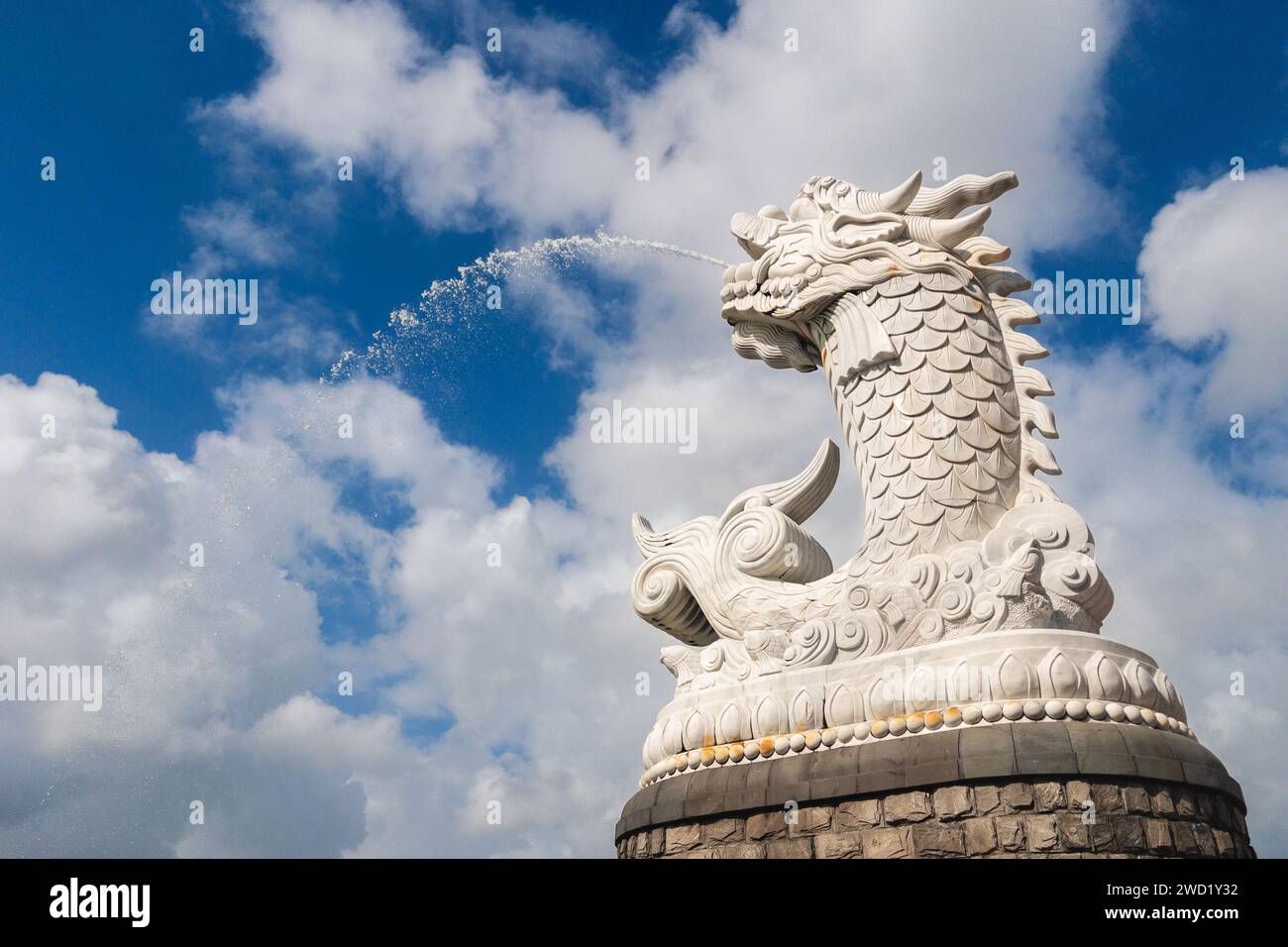 statua della carpa del drago, simbolo di danang in vietnam Foto Stock