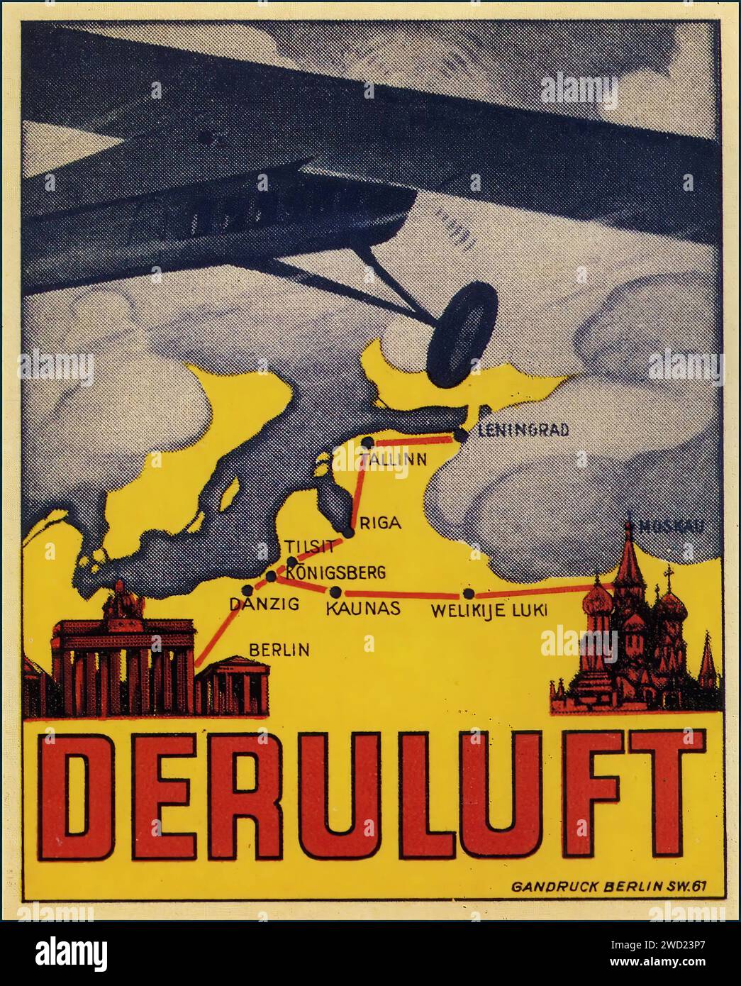 "DERULUFT" questo poster d'epoca del 1928 mostra un aereo su una mappa dell'Europa, evidenziando città come Tallinn e Leningrado, promuovendo la compagnia aerea Deruluft. Il design è un esempio di arte commerciale dei primi anni del XX secolo, con una tipografia audace e un piano monocromatico in contrasto con la mappa colorata. Foto Stock