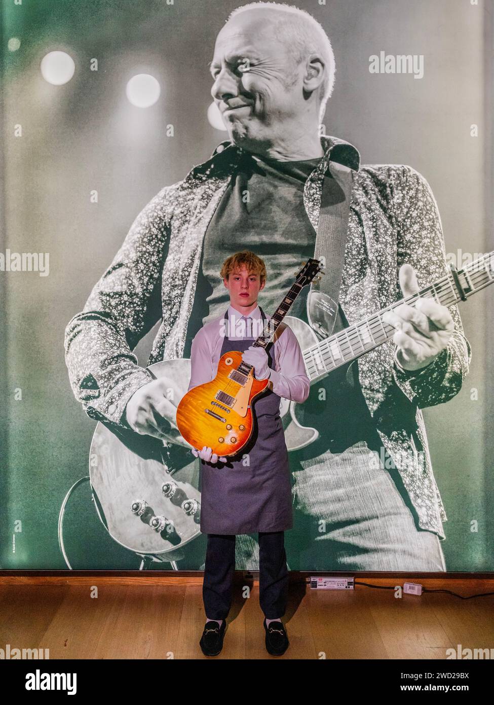 Londra, Regno Unito. 18 gennaio 2024. Gibson Incorporated, Kalamazoo, Michigan, 1959, A Solid-Body Electric Guitar, Les Paul Standard, Estimate: £300,000-500,000 - Un'anteprima della Mark Knopfler Collection al Christies di Londra. Con più di 120 chitarre e amplificatori, la collezione copre i suoi 50 anni di carriera. La vendita ha luogo il 31 gennaio. Crediti: Guy Bell/Alamy Live News Foto Stock