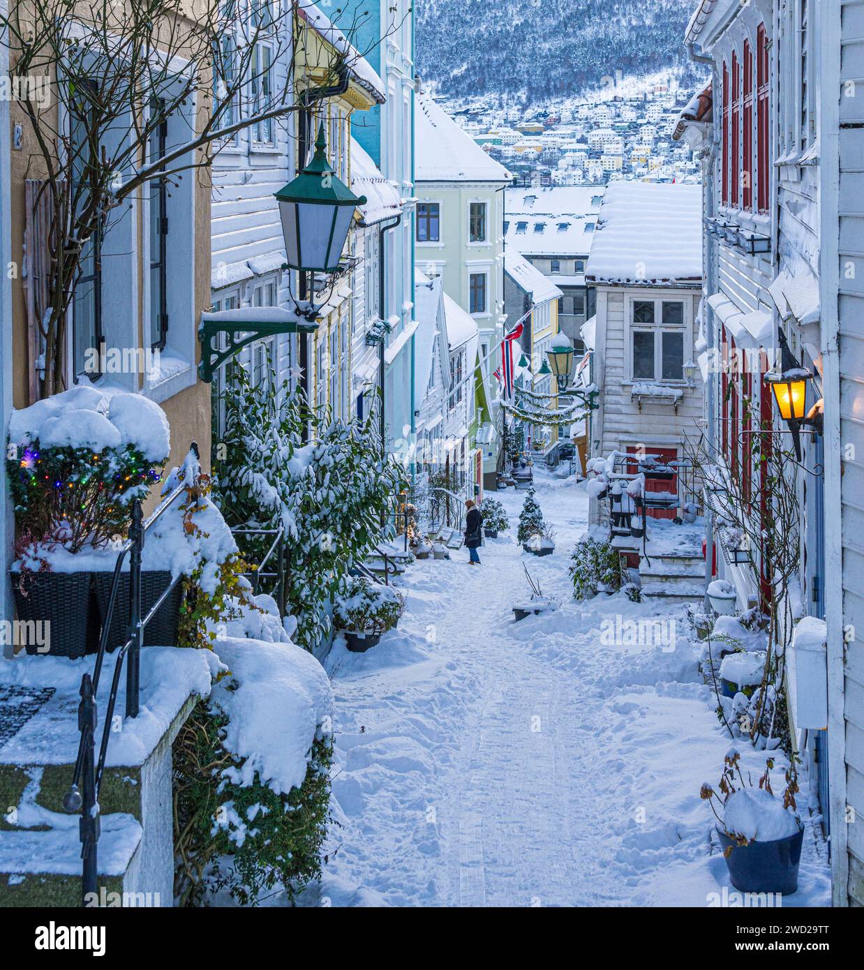 Nordnes a Bergen, Norvegia, dopo una forte nevicata Foto Stock