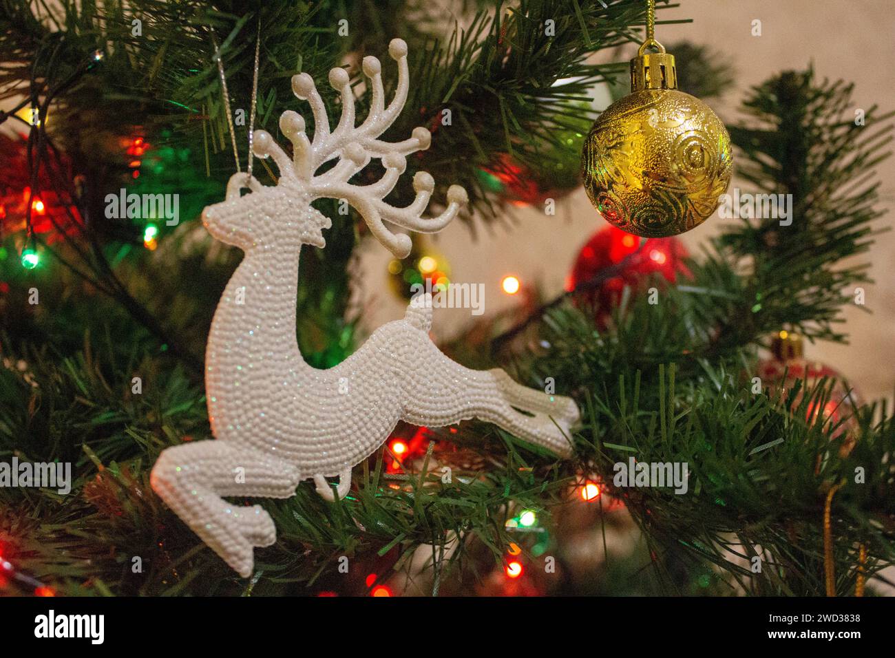 Nuovo Anno di giocattoli su albero di Natale Foto Stock