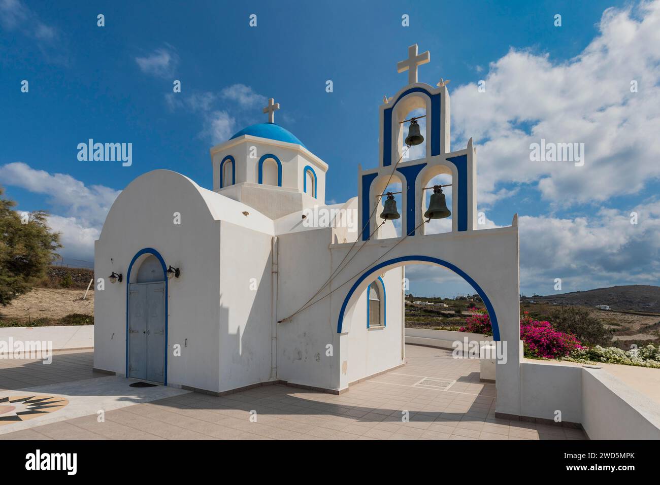 Santorini, Chiesa di San Raffaello, nel sud dell'isola, a ovest di Akrotiri, Cicladi, Grecia Foto Stock