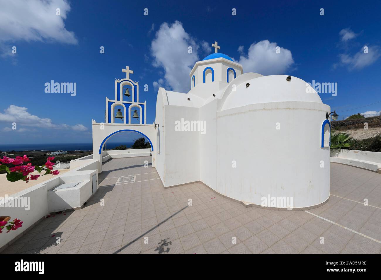 Santorini, Chiesa di San Raffaello, nel sud dell'isola, a ovest di Akrotiri, Cicladi, Grecia Foto Stock