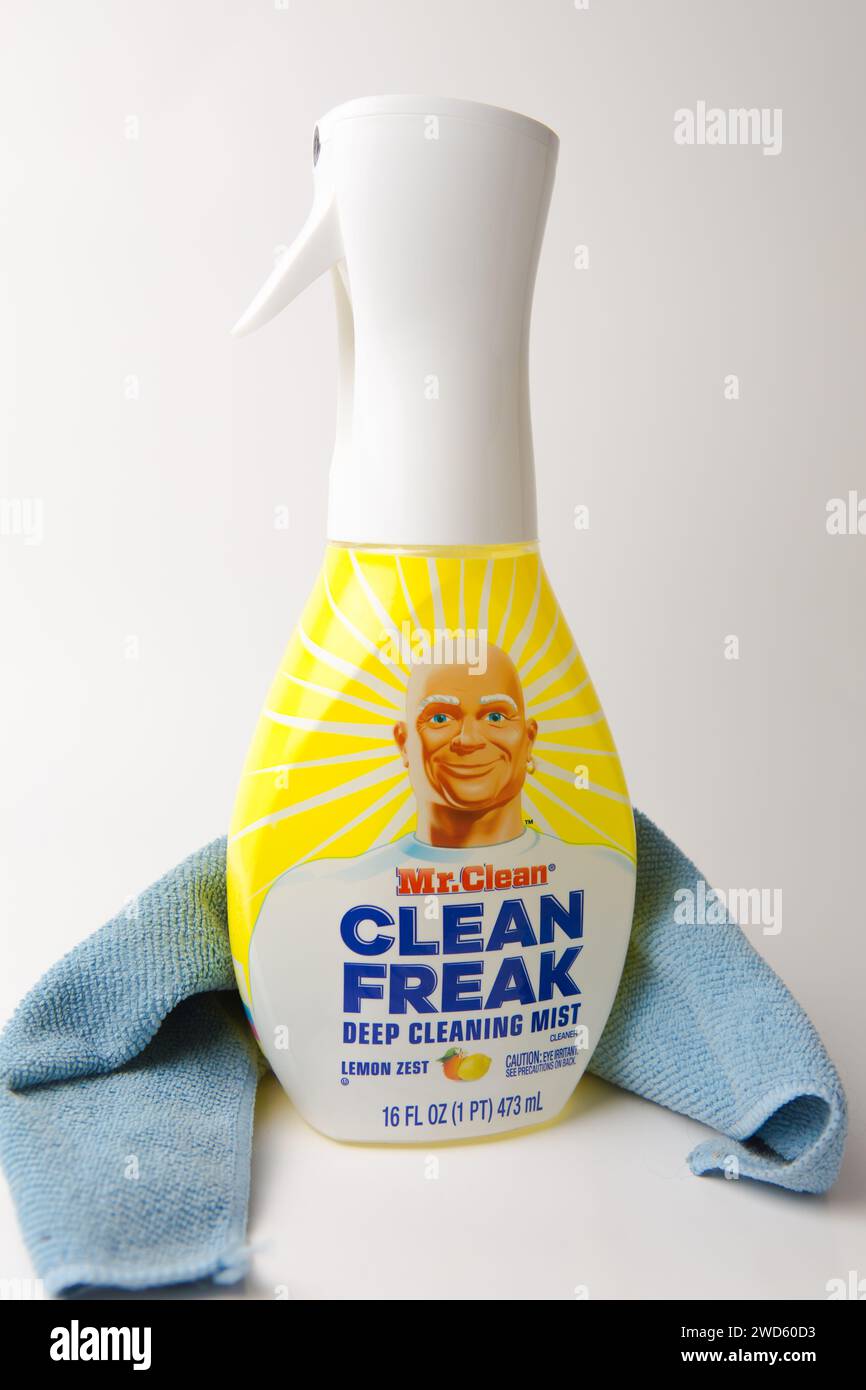 Spray detergente multiuso MR Clean nebulizzato per pulizia profonda Foto Stock