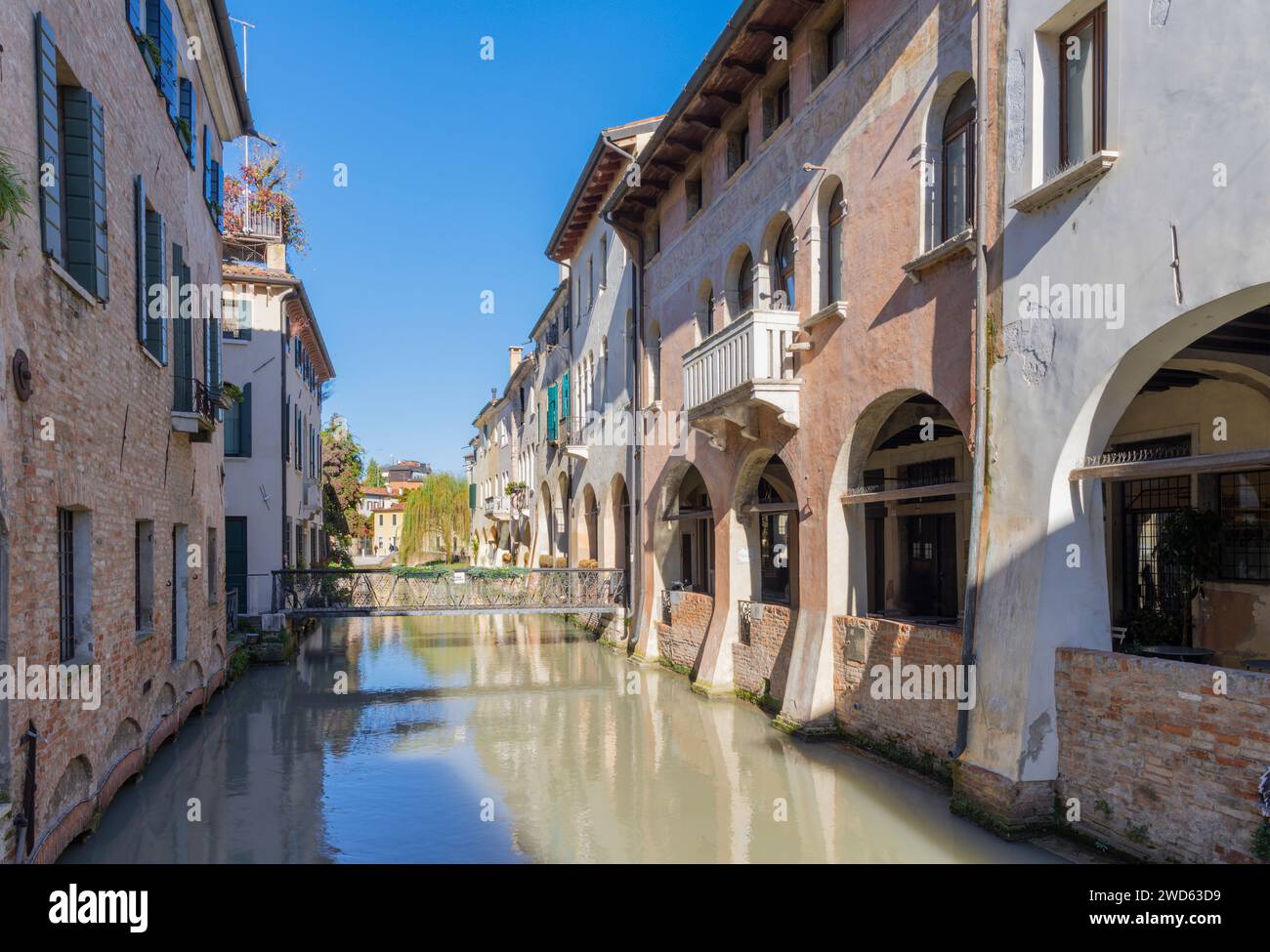 Treviso - il centro storico con il canale. Foto Stock