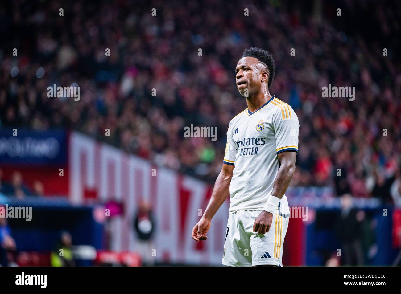 Madrid, Spagna. 18 gennaio 2024. Vinicius Junior del Real Madrid visto durante la partita di calcio valida per il turno di 16 della Copa del Rey tra Atletico Madrid e Real Madrid disputata all'Estadio Metropolitano. Atletico Madrid 4 : 2 Real Madrid (foto di Alberto Gardin/SOPA Images/Sipa USA) credito: SIPA USA/Alamy Live News Foto Stock