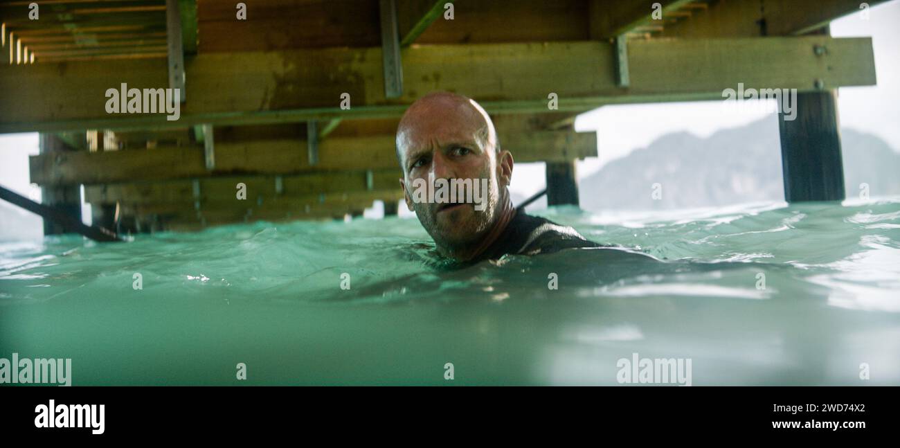 JASON STATHAM in MEG 2: THE TRENCH (2023), diretto da BEN WHEATLEY. Credito: Apelles Entertainment / album Foto Stock