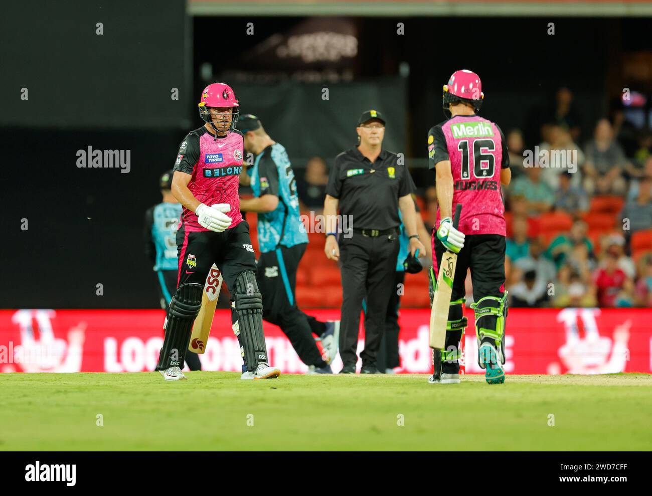 Gold Coast, Australia. 19 gennaio 2024. Moises Henriques (Sydney) raggiunge i 50 non fuori durante la partita della Big Bash League tra Brisbane Heat e Sydney Sixers all'Heritage Bank Stadium. Credito: Matthew Starling / Alamy Live News Foto Stock