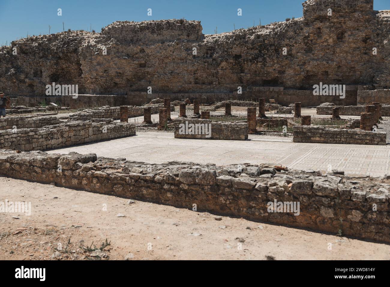 Immagine delle rovine romane a Conimbriga, Portogallo. Elementi storici trovati nel sito in lavori archeologici. Foto Stock