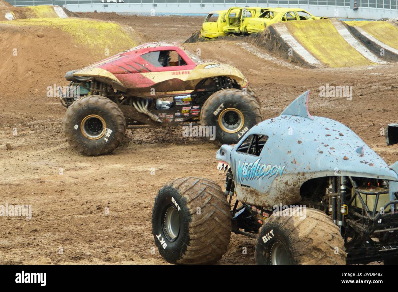 Monster Trucks presso l'esclusivo stadio Diego Armando Maradona di la Plata, provincia di Buenos Aires, Argentina, Monster Jam 16.12.2023 Foto Stock