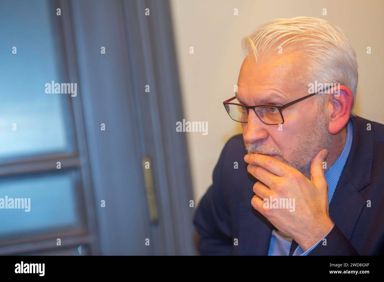 Der Vorstandsvorsitzende des Energiehandelsunternehmens Uniper, Michael Lewis, während eines Vortrages in Düsseldorf NRW . Michael Lewis *** CEO della società di commercio di energia Uniper, Michael Lewis, durante una presentazione a Düsseldorf NRW Michael Lewis Foto Stock