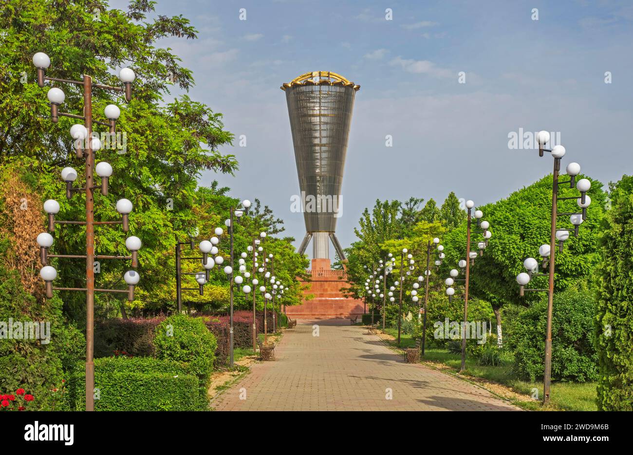 Monumento all'unità dei popoli del Kazakistan nel parco dell'indipendenza di Shymkent. Kazakistan Foto Stock