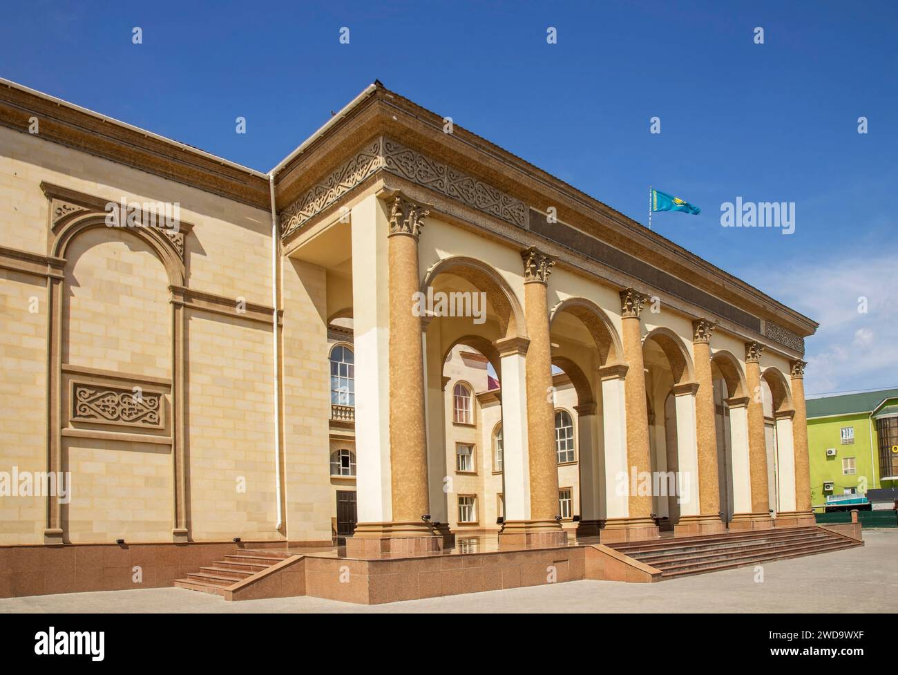 Casa di cultura prende il nome da Askar Tokmagambetov a Kyzylorda. Kazakistan Foto Stock