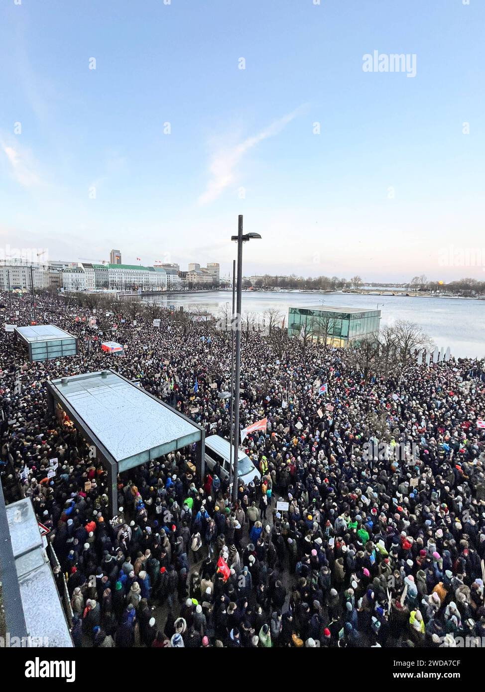 Deutschland, Amburgo 19 gennaio 2024 Demo gegen Rechts am