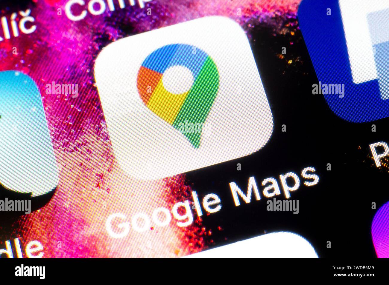 OSTRAVA, REPUBBLICA CECA - 2 AGOSTO 2023: Icona dell'app mobile di navigazione Google Maps su dispositivo iOS Foto Stock