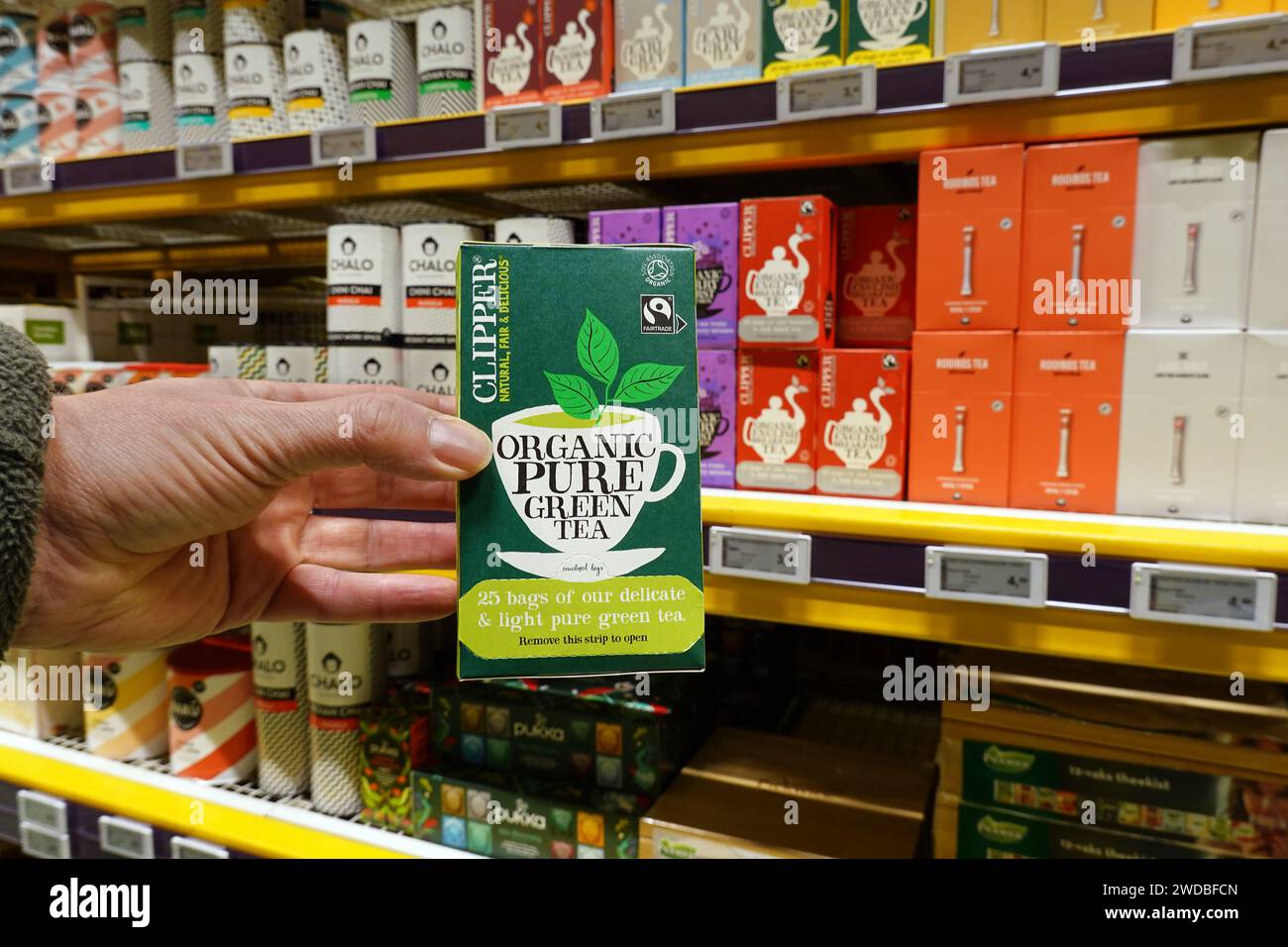 Tè verde puro biologico in un negozio Foto Stock