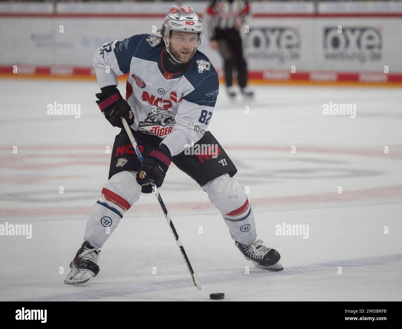 # Duesseldorfer EG vs. Nuernberg Ice Tigers, Eishockey, Penny DEL, 39. Spieltag, Saison 2023/2024, 19.01.2024 foto: Eibner-Pressefoto/Thomas Haesler Foto Stock