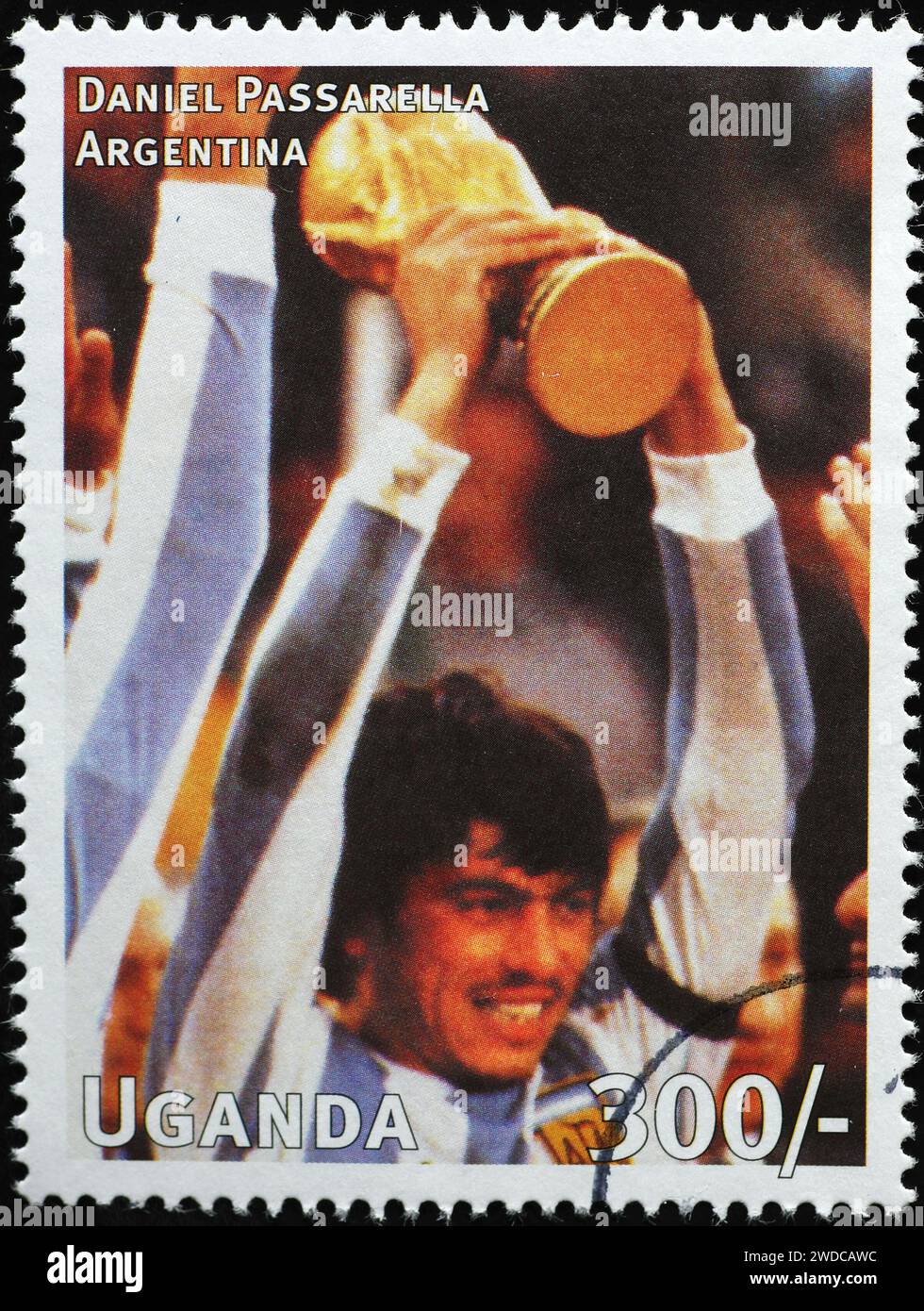 Daniel Passarella con la Coppa del mondo del 1978 su francobollo Foto Stock