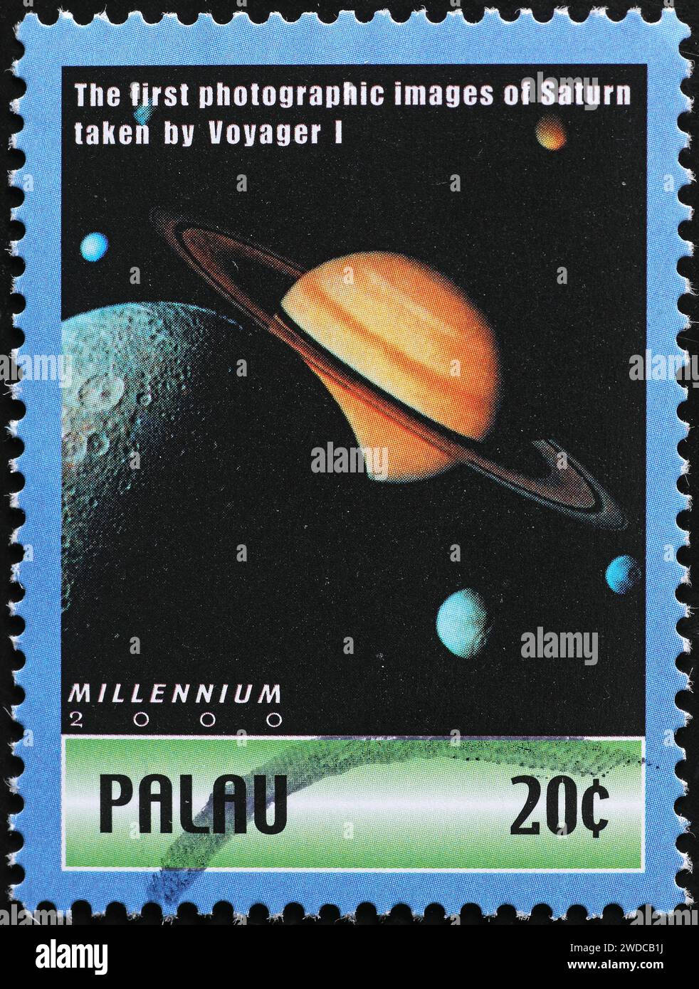 Prima immagine di Saturno scattata dalla Voyager i su francobollo Foto Stock