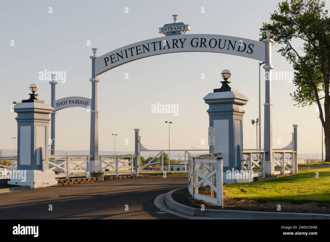 Walla Walla, Washington, USA - 24 maggio 2023; porta storica del penitenziario presso la prigione di Walla Walla Foto Stock