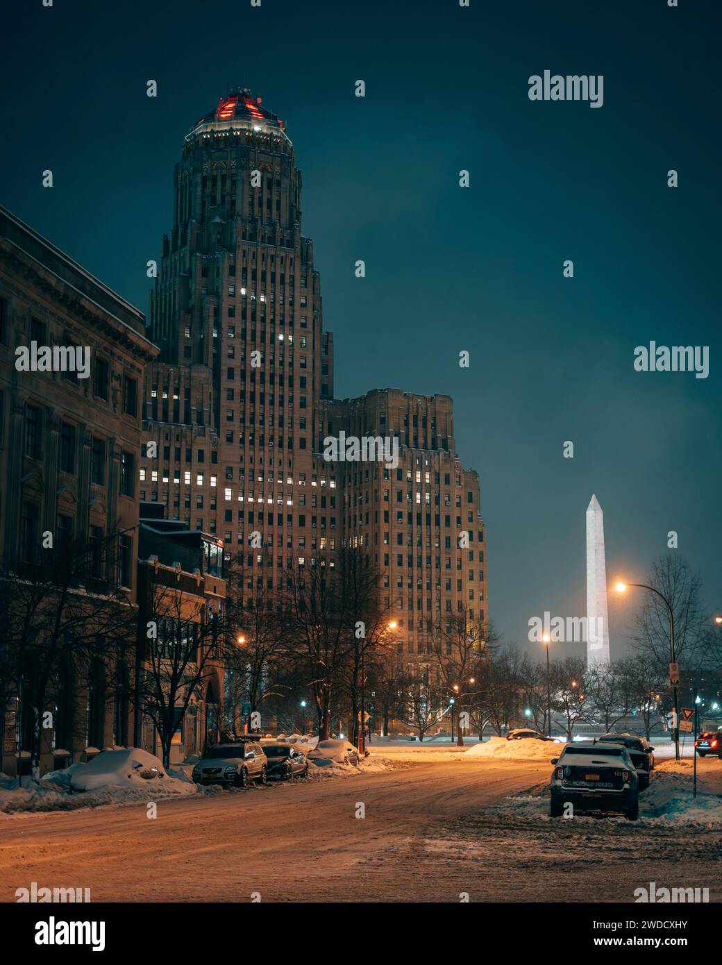 Buffalo City Hall in una notte invernale innevata a Buffalo, New York Foto Stock