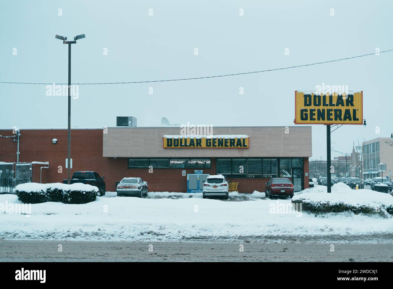 Il Dollar General firma sulla neve, Buffalo, New York Foto Stock