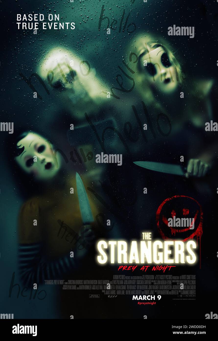 DATA DI USCITA: 9 marzo 2018. TITOLO: The Strangers: Prey at Night. STUDIO: Aviron Pictures. DIRETTORE: Johannes Roberts. TRAMA: Una famiglia di quattro persone che soggiornano in un appartato parco mobile per la notte viene perseguitata e poi cacciata da tre psicopatici mascherati. PROTAGONISTI: Christina Hendricks, Martin Henderson, Bailee Madison. (Immagine di credito: © Aviron Pictures/Entertainment Pictures/ZUMAPRESS.com) SOLO PER USO EDITORIALE! Non per USO commerciale! Foto Stock