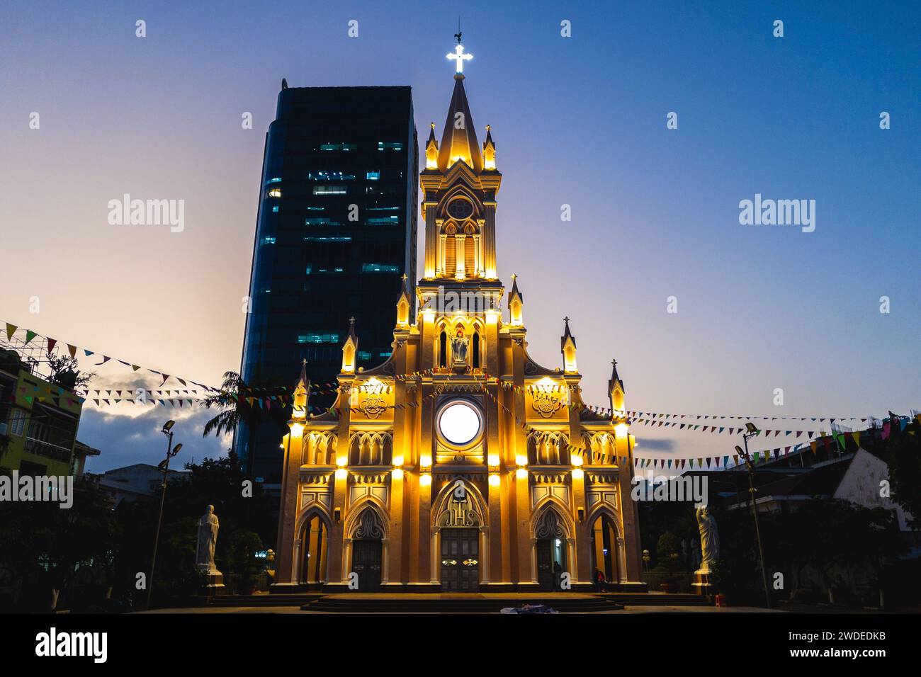 Cattedrale di da Nang, la chiesa rosa, situata a Danang, Vietnam Foto Stock