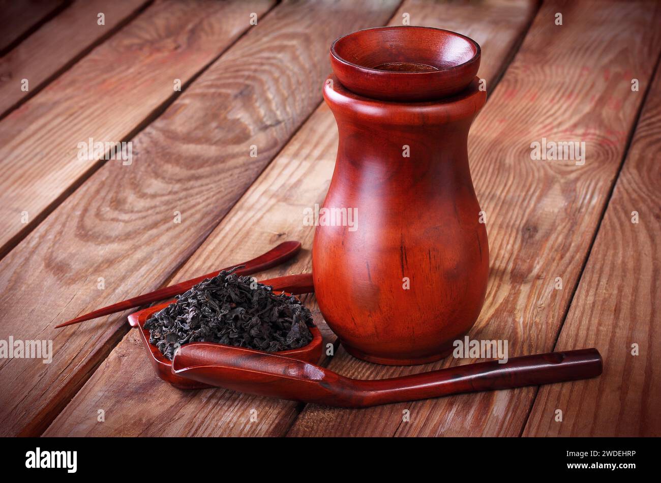 Tè verde su fondo di legno Foto Stock