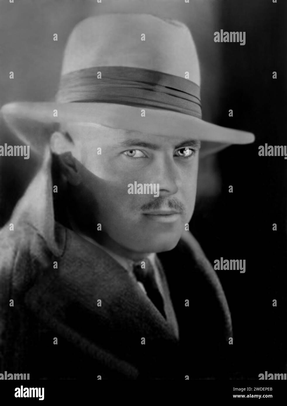 1925 CA, LOS ANGELES, California , USA : STANLEY CHARLES GIFFORD ( 1898 - 1965 ), il vero padre biologico di norma Jeane Baker Mortensen futura attrice americana MARILYN MONROE ( 1926 - 1962 ) . Alla fine, nei primi mesi del 2022, un confronto molecolare dal DNA di un capello di Marilyn Monroe e dal DNA di Stanley C. Gifford (fornito da sua nipote Francine Gifford Deir) confermò la paternità senza ombra di dubbio. L'iniziativa è stata realizzata dal regista francese Francesco Pomès nel 60° anniversario della morte di Marilyn con il documentario "Marilyn, Her Final Secret" ( p Foto Stock