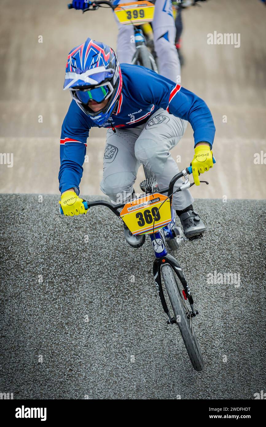 Harrison BELL (GBR) 16 Boys BMX Racer ai Campionati del mondo BMX Racing UCI 2023 Foto Stock