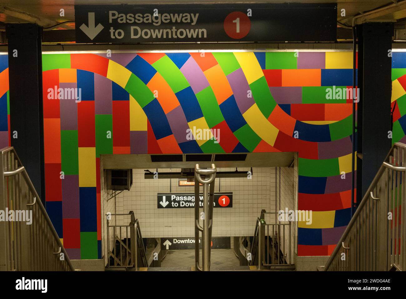 Opere d'arte di Sol Lewitt alla fermata della metropolitana Columbus Circle a Manhattan NYC Foto Stock