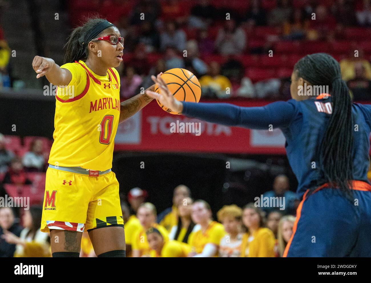 College Park, Stati Uniti. 20 gennaio 2024. COLLEGE PARK, MD: - 20 GENNAIO: La guardia dei Maryland Terrapins Shyanne Sellers (0) dirige una partita di basket tra i Maryland Terrapins e gli Illinois Fighting Illini all'Xfinity Center, a College Park, Maryland, il 20 gennaio 2024. (Foto di Tony Quinn/SipaUSA) credito: SIPA USA/Alamy Live News Foto Stock