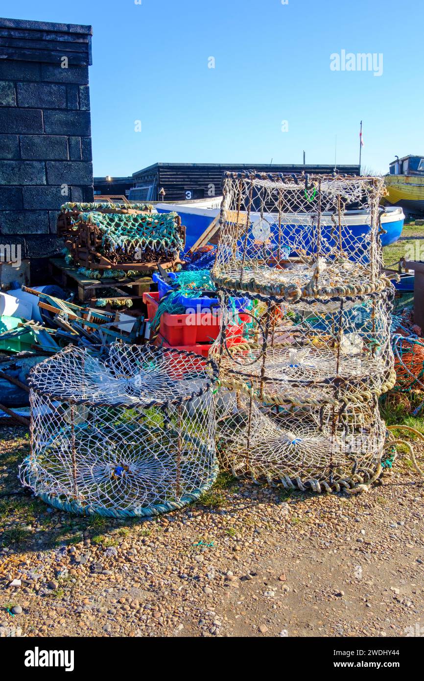 Hastings, Cuttlefish Pots on the Old Town Stade, Fishermen's Beach, East Sussex, Regno Unito Foto Stock