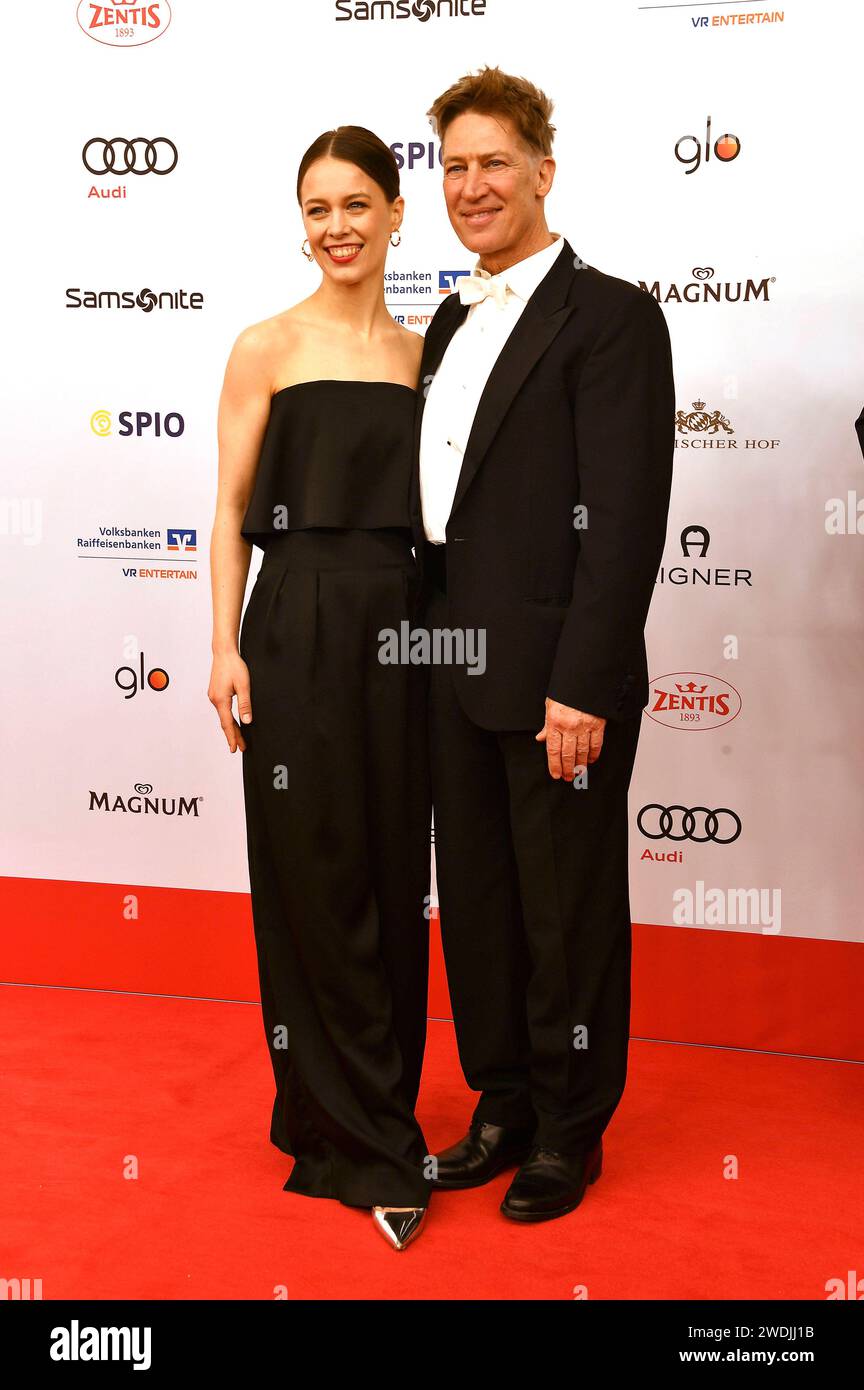 Paula Beer und Tobias Moretti beim 48. Deutschen Filmball 2024 im Hotel Bayerischer Hof. München, 20.01.2024 *** Paula Beer e Tobias Moretti al German Film Ball 48 2024 all'Hotel Bayerischer Hof Monaco, 20 01 2024 foto:XB.xInsingerx/xFuturexImagex filmball 4202 Foto Stock