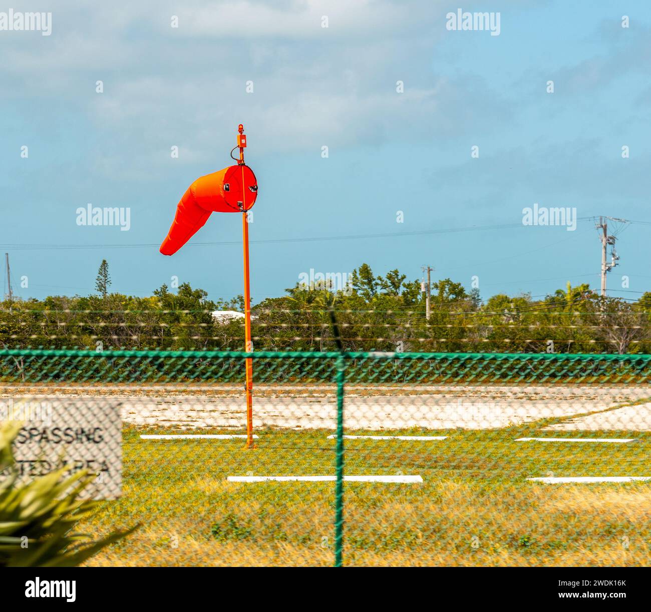 Calza a vento in un piccolo aeroporto in Florida, Stati Uniti Foto Stock