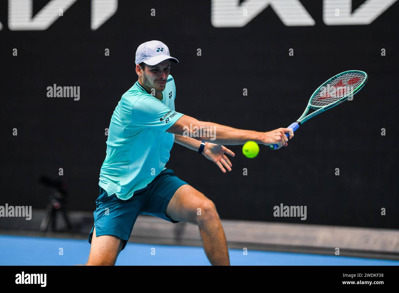 La polacca Hubert Hurkacz gioca contro la francese Ugo Humbert (non nella foto) durante il terzo round dell'Australian Open Tennis Tournament al Melbourne Park. Punteggio finale; Hurkacz Hubert 3:1 Humbert Ugo. Foto Stock