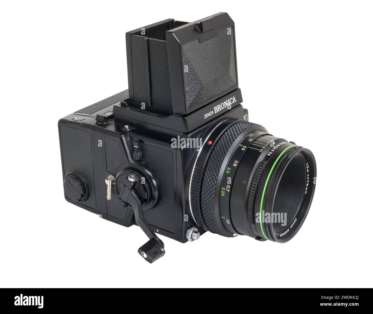 Telecamera a pellicola reflex a obiettivo singolo di medio formato Zenza Bronica ETRS isolata su sfondo bianco Foto Stock